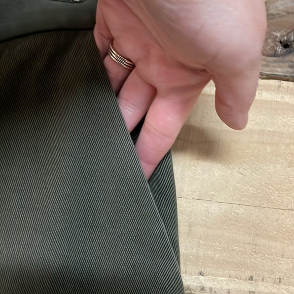 Club Monaco size 6 Green Cropped Cargo Wide Leg Cuffed Utility Pants - Picture 6 of 16